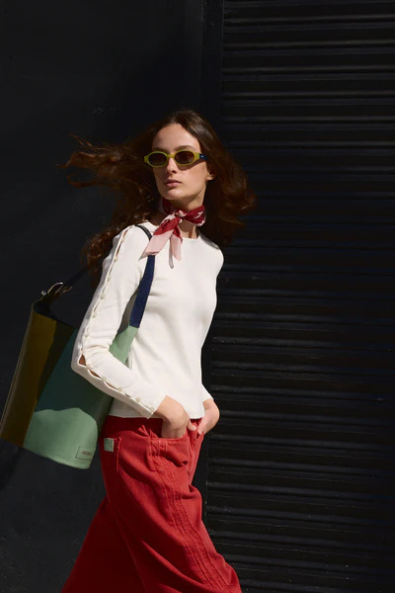 CAMISETA BOTONES BLANCA