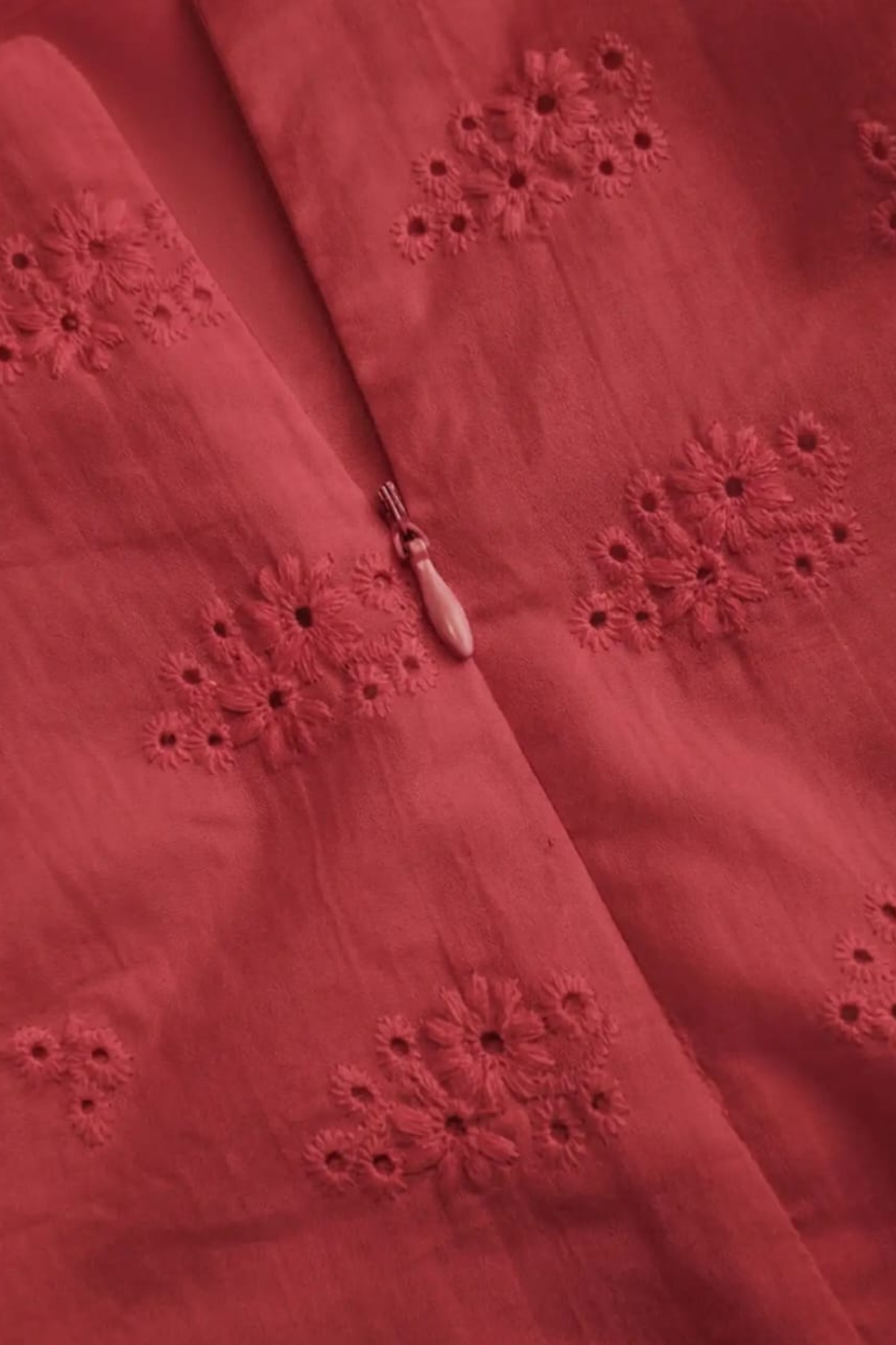 BRODERIE WINE MINI SKIRT
